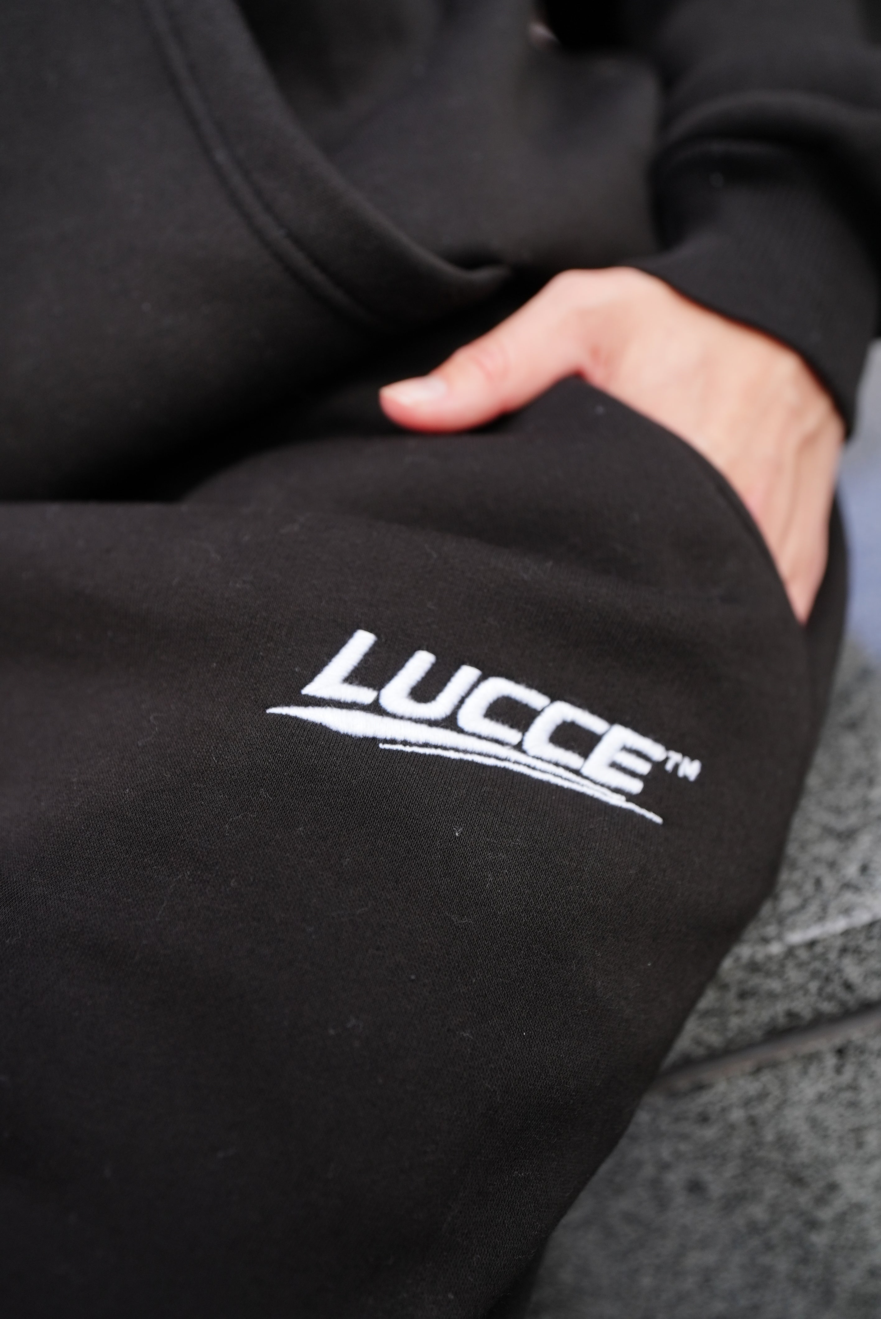 ONYX BLACK SWEATPANTS