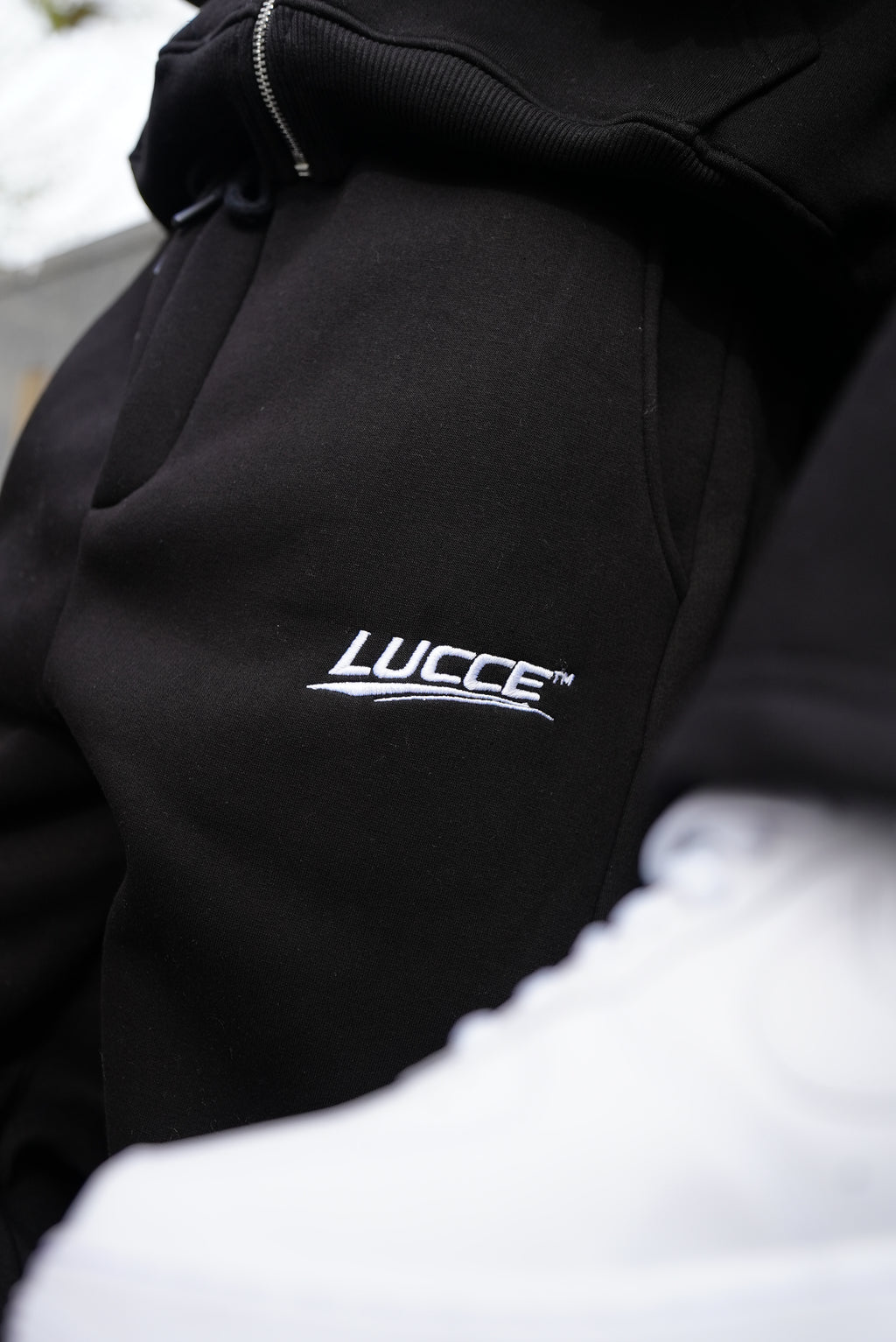 ONYX BLACK SWEATPANTS
